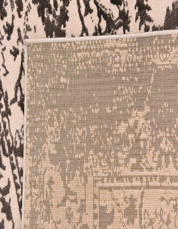 Detail image of  5' x 7' 10 Modern Classical Rug