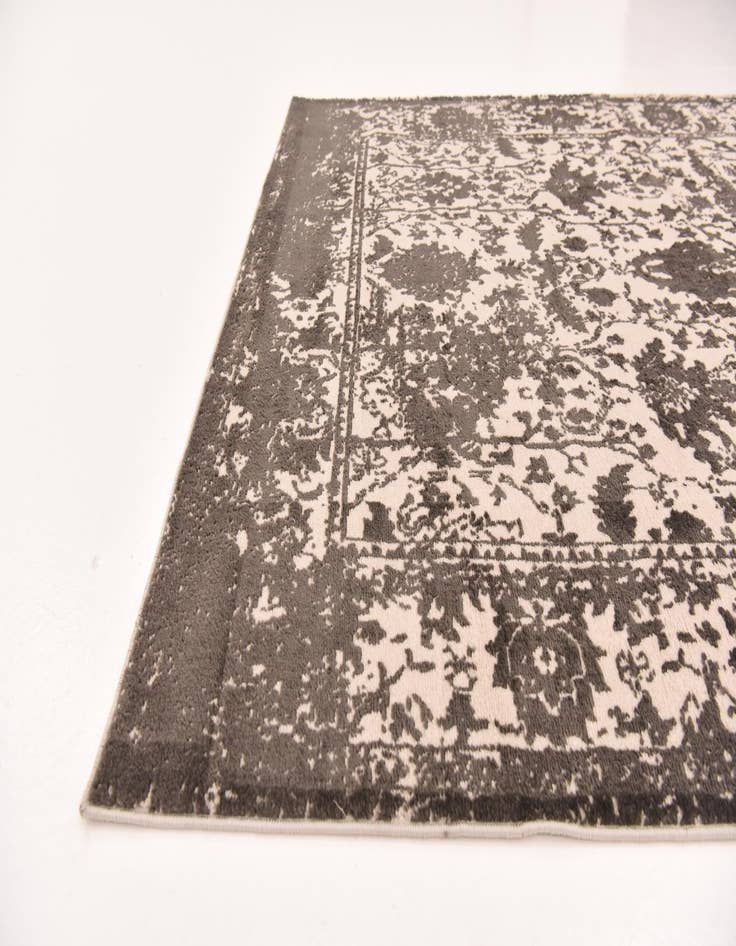 Detail image of  5' x 7' 10 Modern Classical Rug