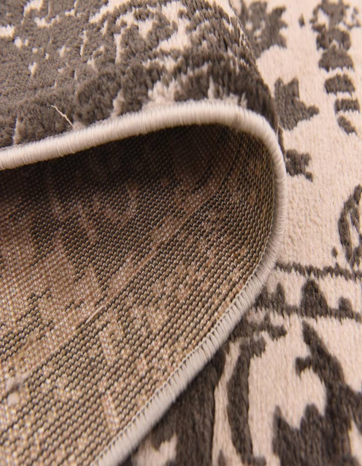 Detail image of  5' x 7' 10 Modern Classical Rug