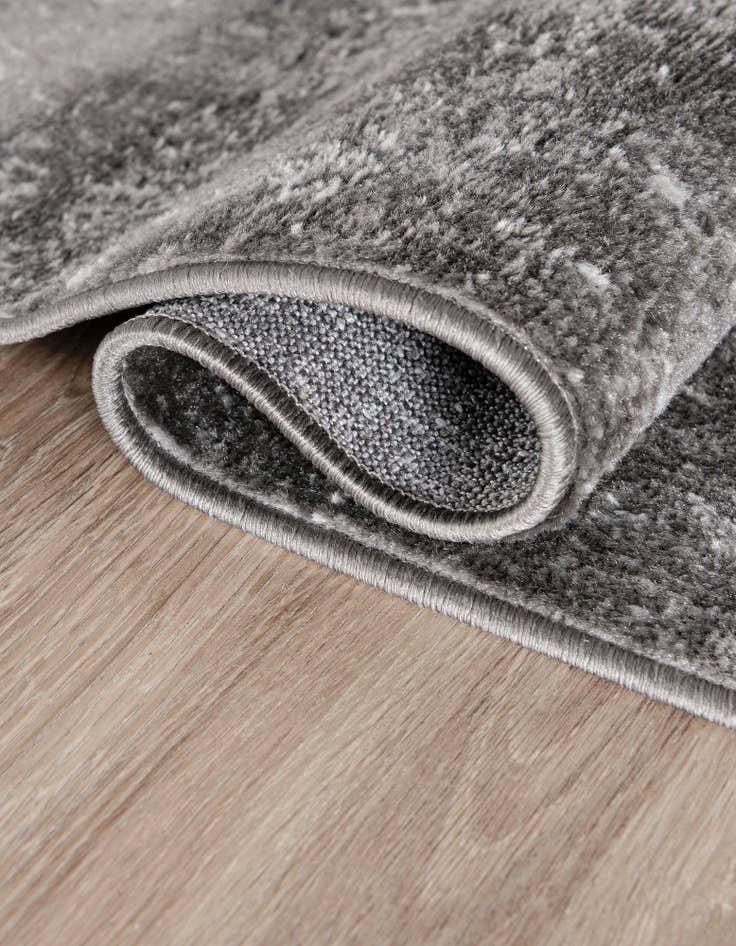 Detail image of  7' x 10' Monte Carlo Rug With Pad Bundle