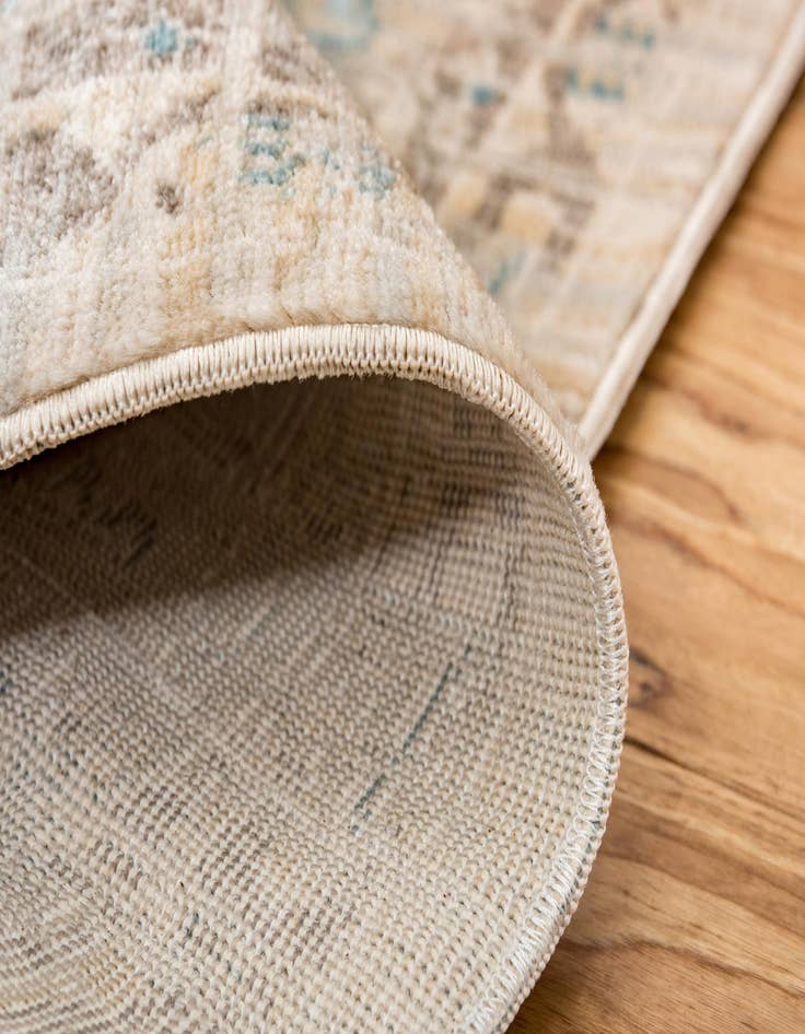 Detail image of  4' x 6' Victoria Rug