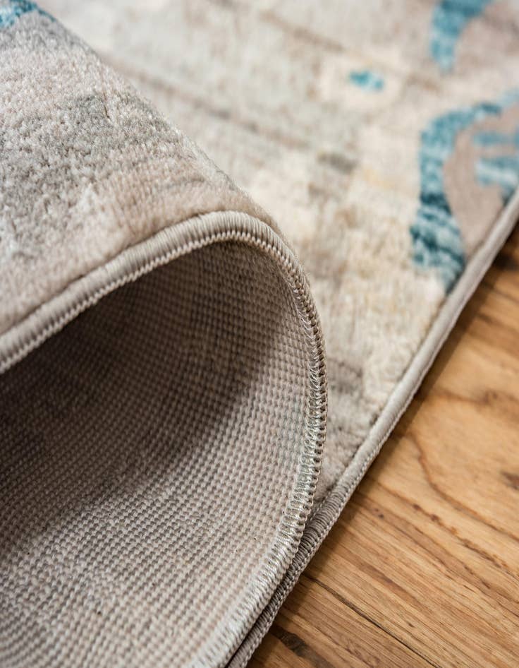 Detail image of  4' x 6' Victoria Rug