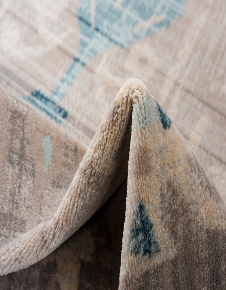 Detail image of  4' x 6' Victoria Rug