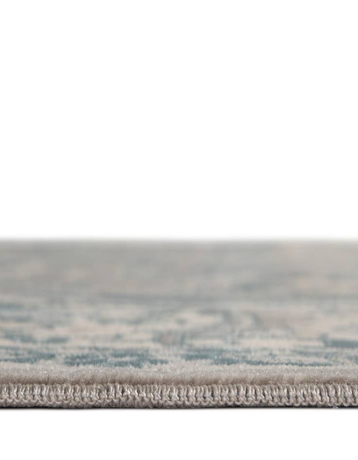 Detail image of  7' x 10' Victoria Rug