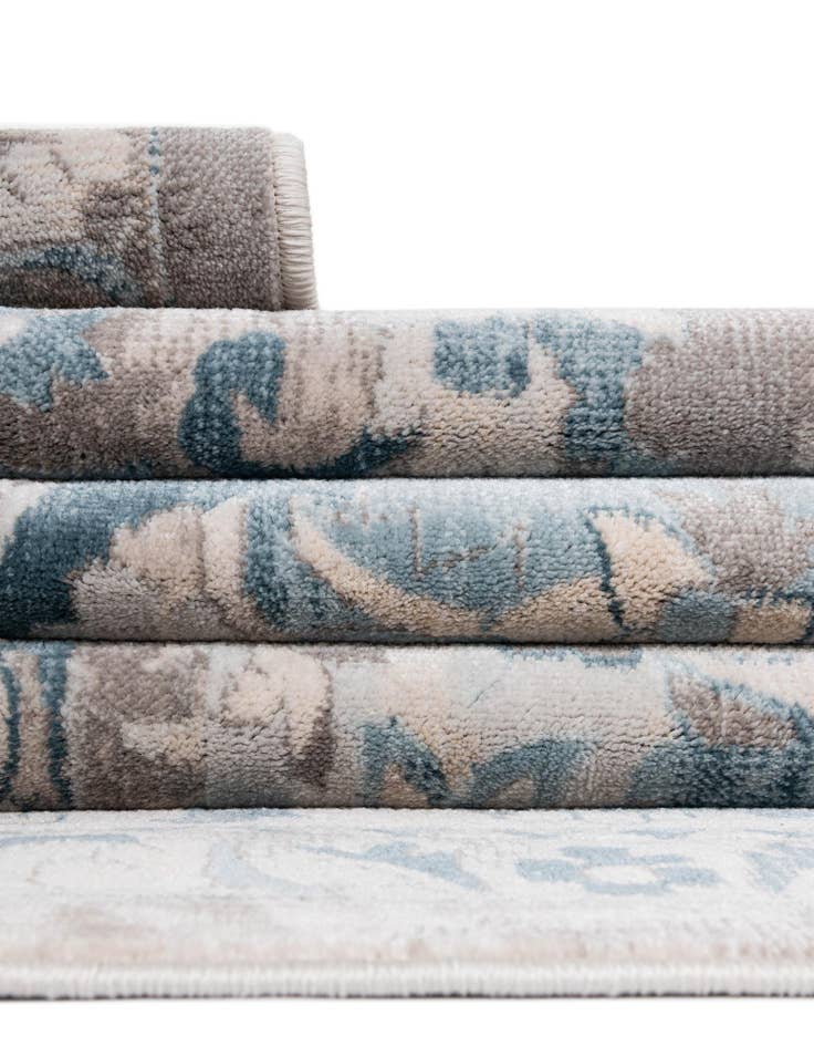 Detail image of  7' x 10' Victoria Rug