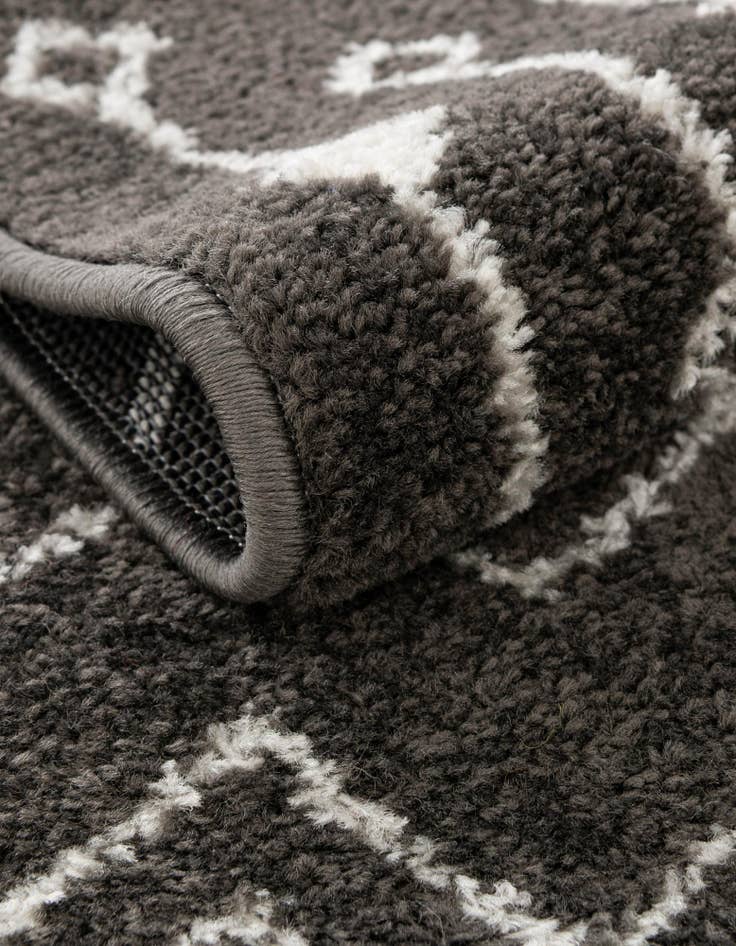 Detail image of  7' 10 x 7' 10 Moroccan Trellis Round Rug