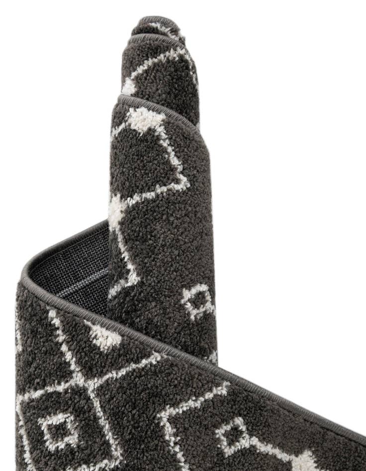 Detail image of  7' 10 x 7' 10 Moroccan Trellis Round Rug