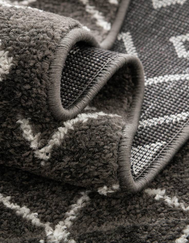 Detail image of  7' 10 x 7' 10 Moroccan Trellis Round Rug