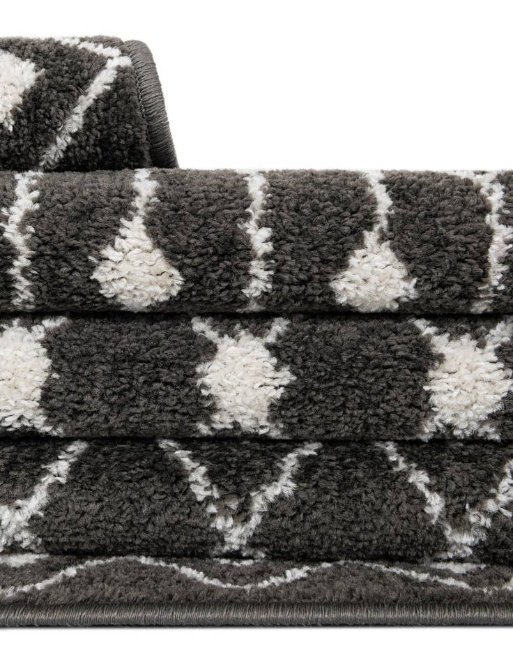 Detail image of  7' 10 x 7' 10 Moroccan Trellis Round Rug