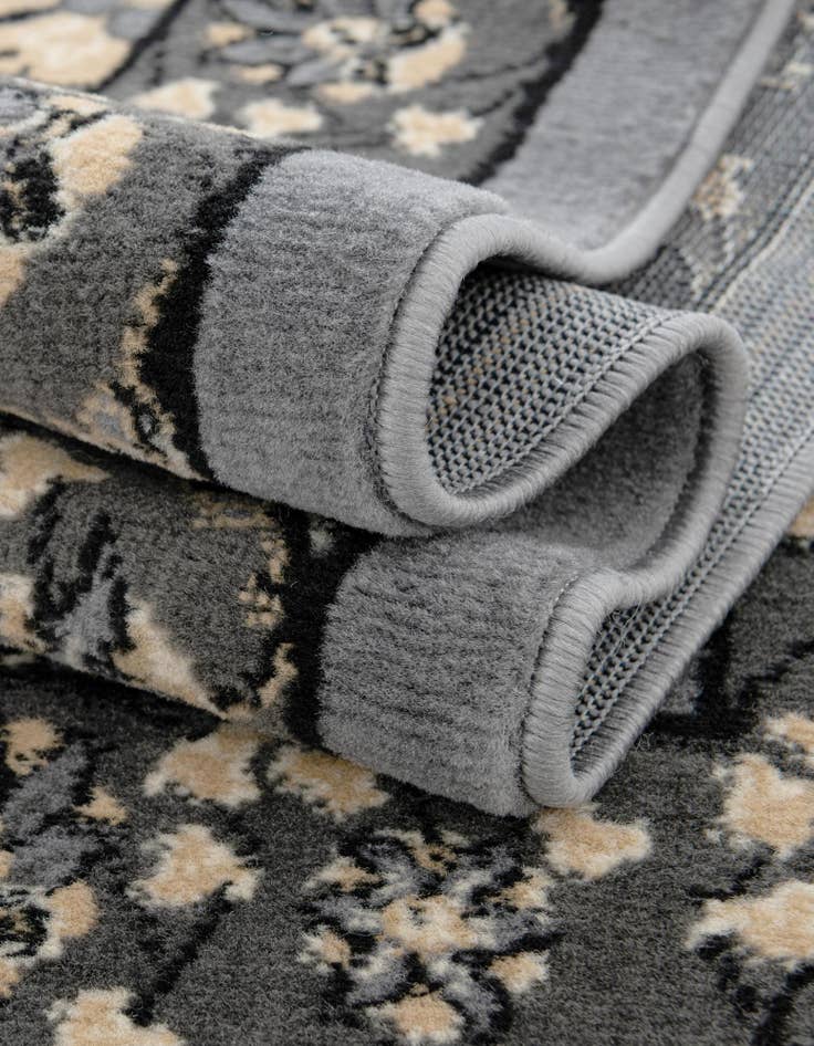 Detail image of  7' 10 x 7' 10 Neda Round Rug