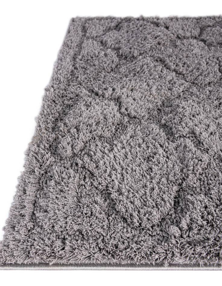 Detail image of  2' x 6' 9 Lattice Shag Runner Rug