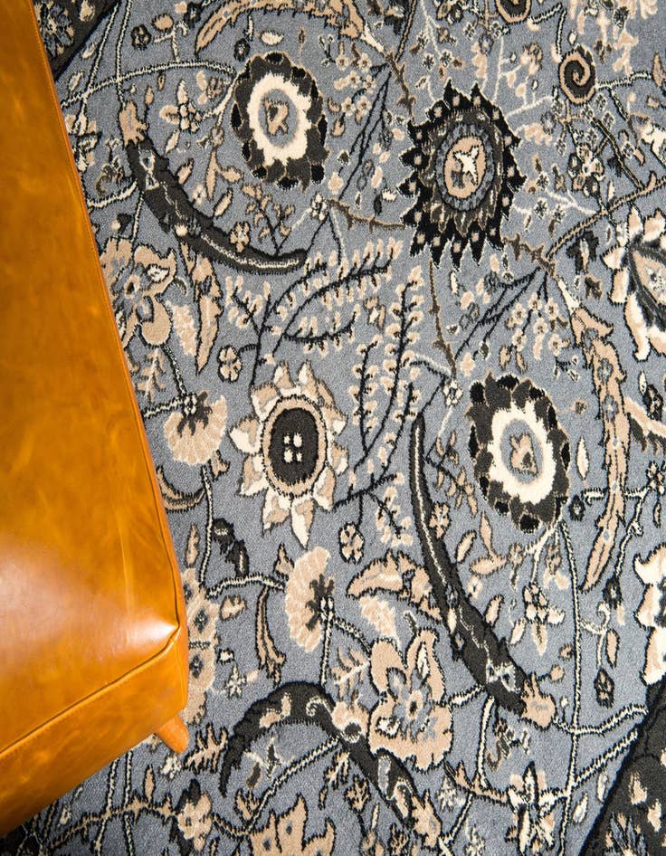 Detail image of  2' 7 x 10' Neda Runner Rug