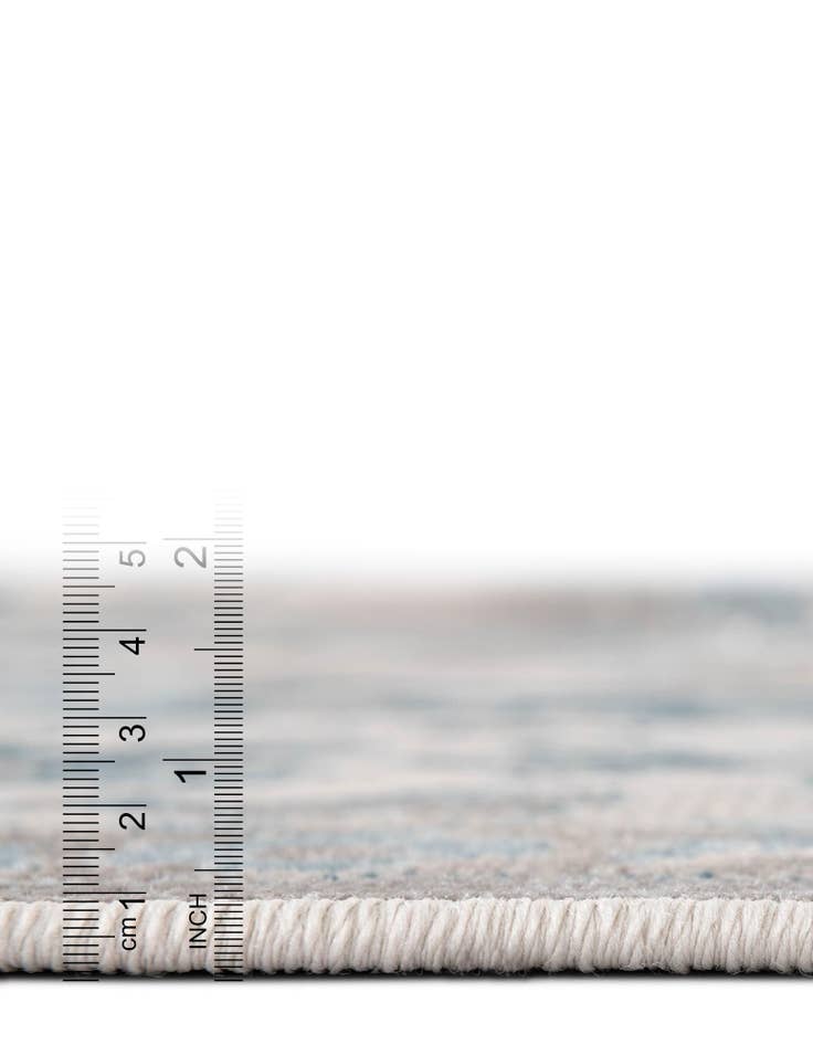 Detail image of  2' 7 x 10' Victoria Runner Rug