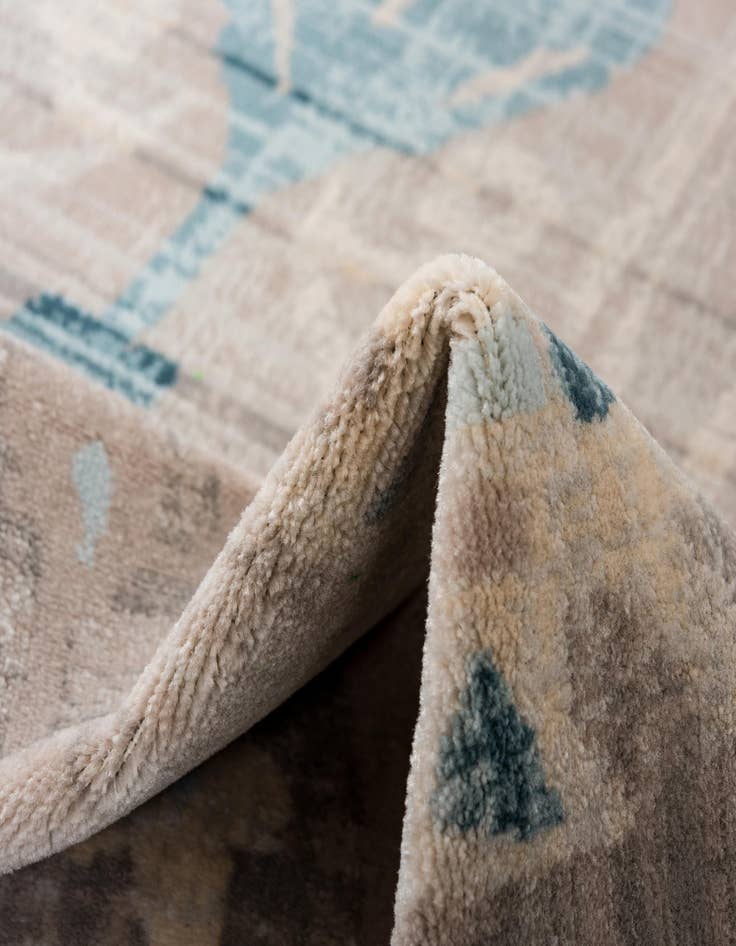 Detail image of  8' x 8' Victoria Square Rug