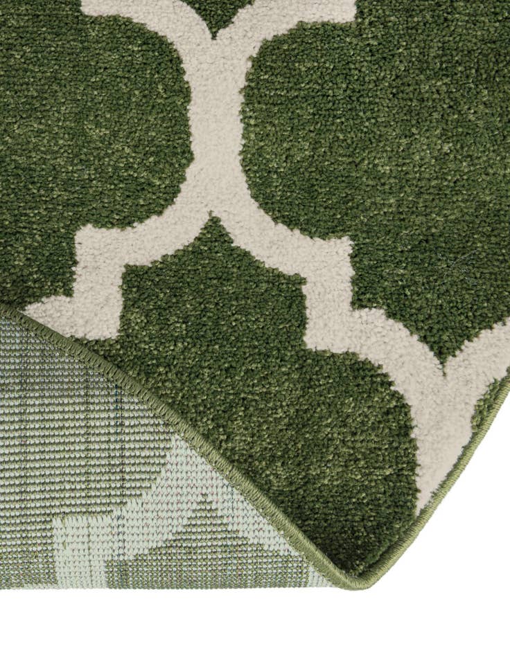 Detail image of  7' 10 x 7' 10 Lattice Round Rug