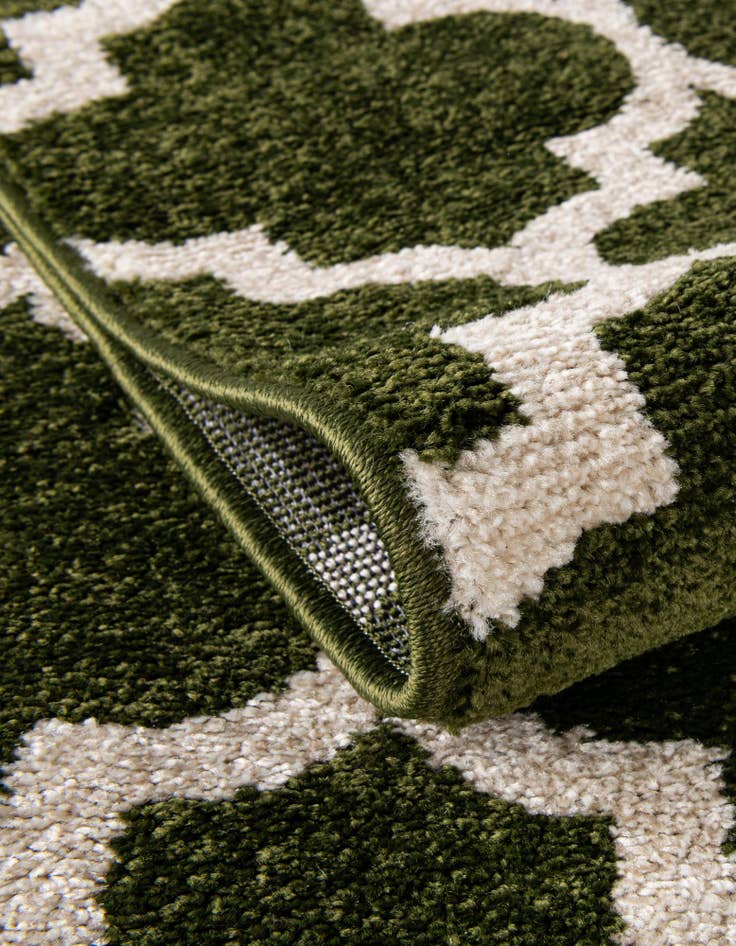Detail image of  2' 7 x 10' Lattice Runner Rug