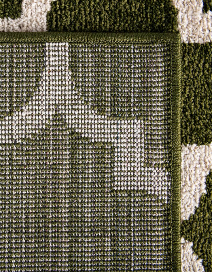 Detail image of  2' 7 x 10' Lattice Runner Rug