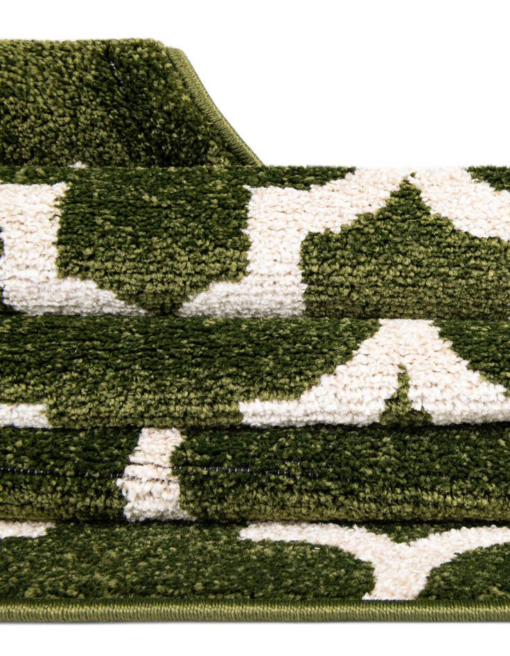 Detail image of  2' 7 x 10' Lattice Runner Rug