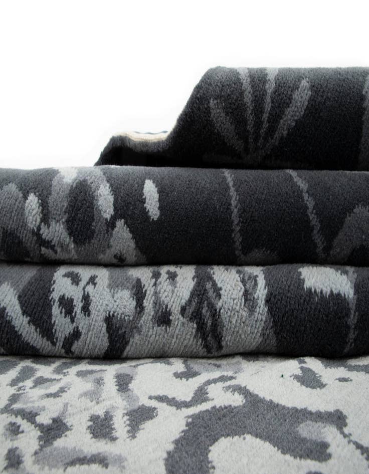 Detail image of  7' 8 x 10'  Hand Knotted Modern Himalaya Wool Rug