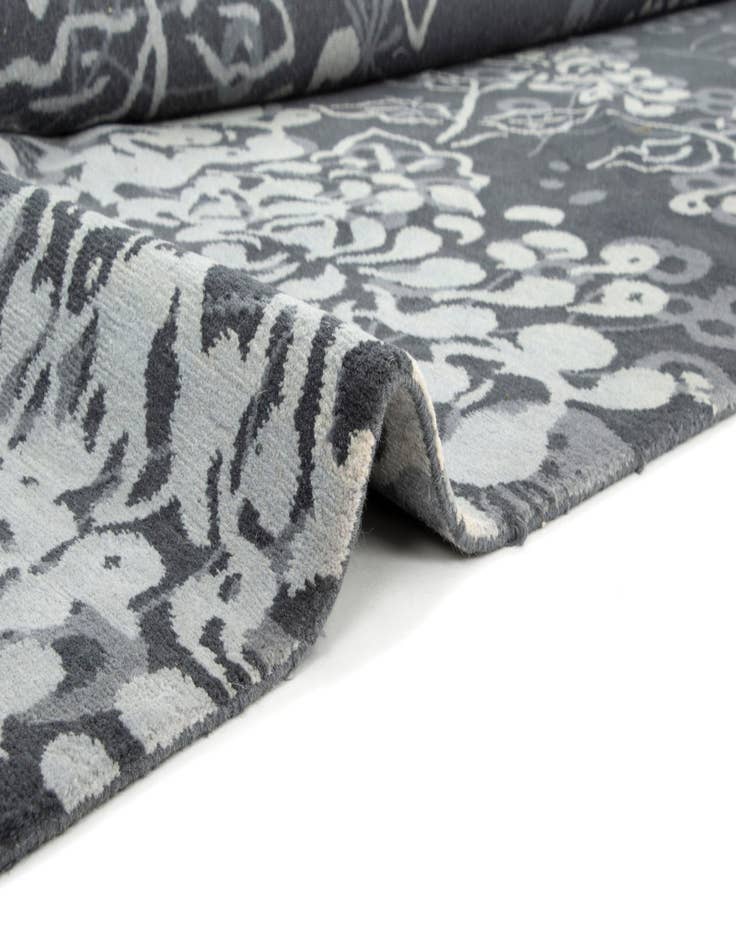 Detail image of  7' 8 x 10'  Hand Knotted Modern Himalaya Wool Rug