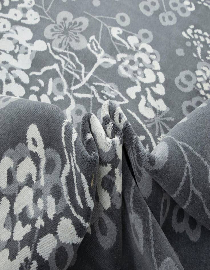 Detail image of  7' 8 x 10'  Hand Knotted Modern Himalaya Wool Rug