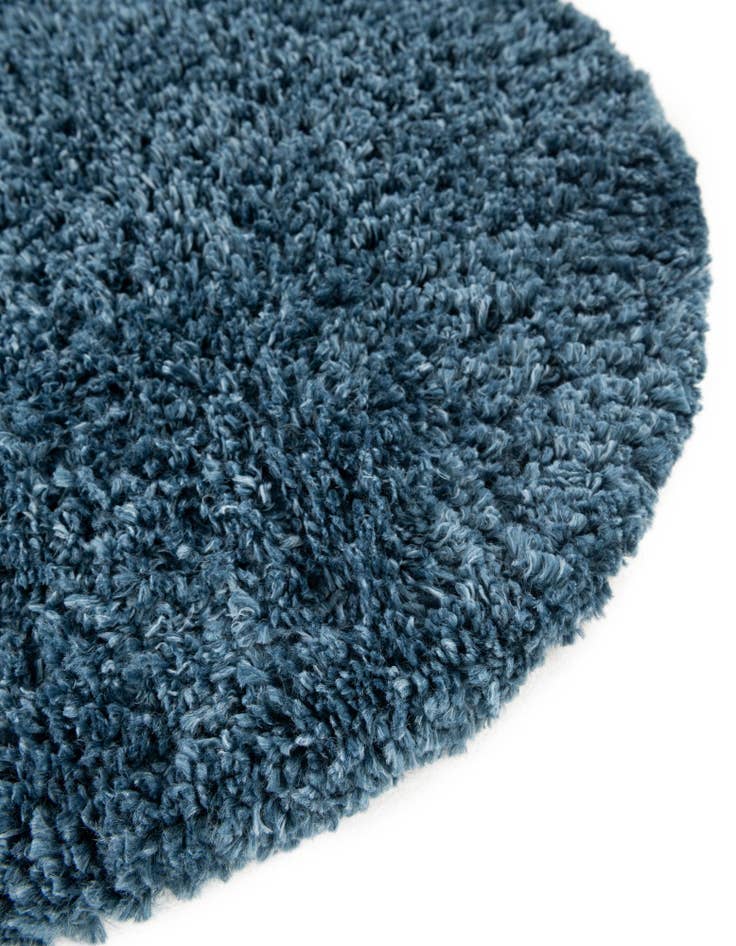 Detail image of  7' 5 x 7' 8 Zermatt Shag Round Rug