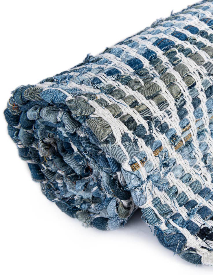 Detail image of  4' 1 x 6' 1  Hand Woven Chindi Chevron Rug