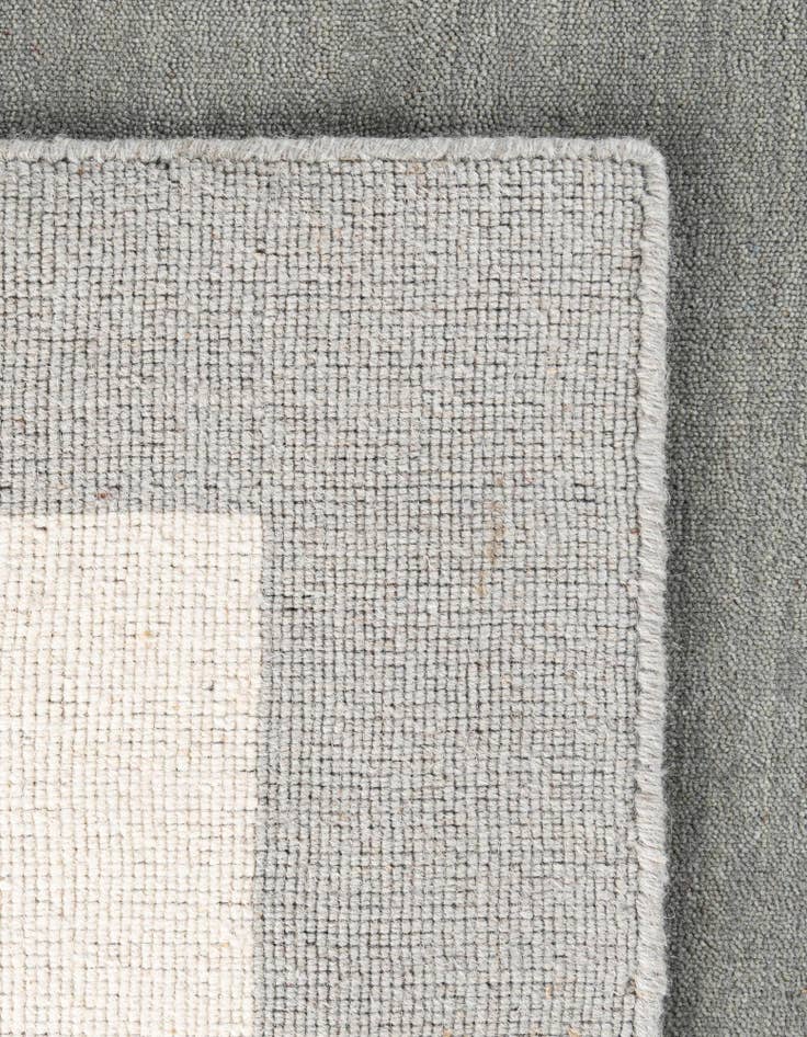 Detail image of  2' 2 x 3' 1 Jill Zarin Border Wool Rug