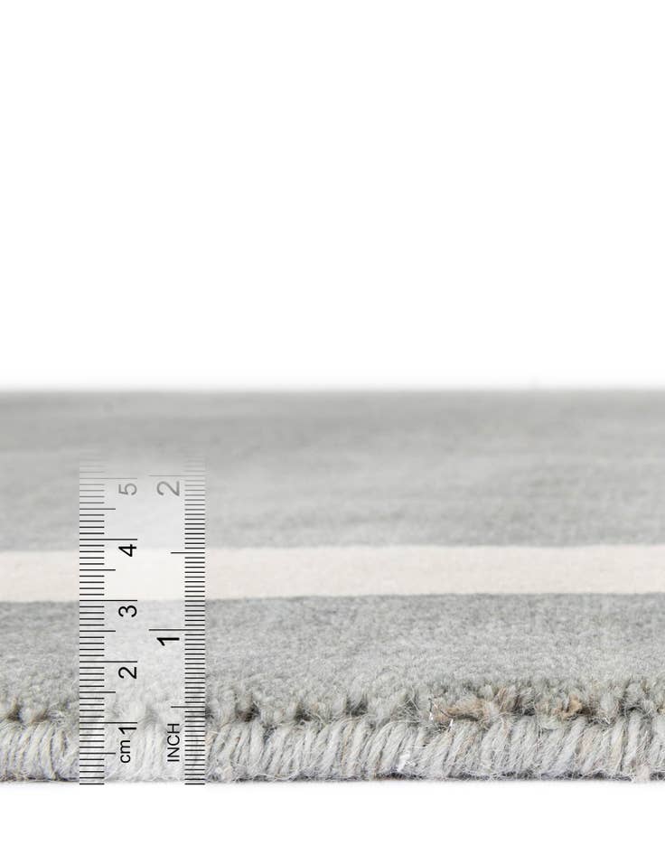 Detail image of  2' x 4' 1 Jill Zarin Border Wool Runner Rug