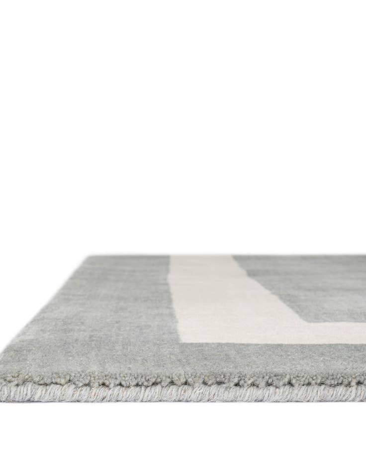 Detail image of  2' x 4' 1 Jill Zarin Border Wool Runner Rug