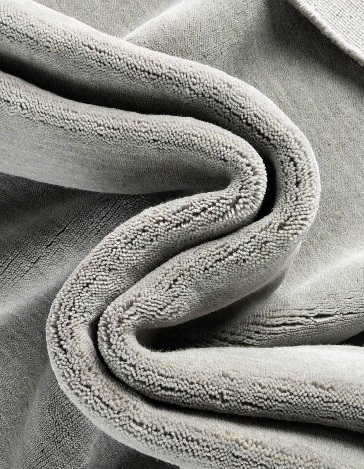 Detail image of  2' x 4' 1 Jill Zarin Border Wool Runner Rug