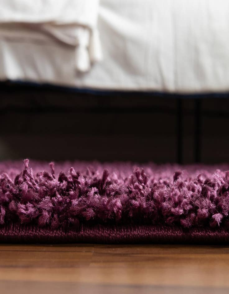 Detail image of  7' 10 x 7' 10 Solid Shag Round Rug