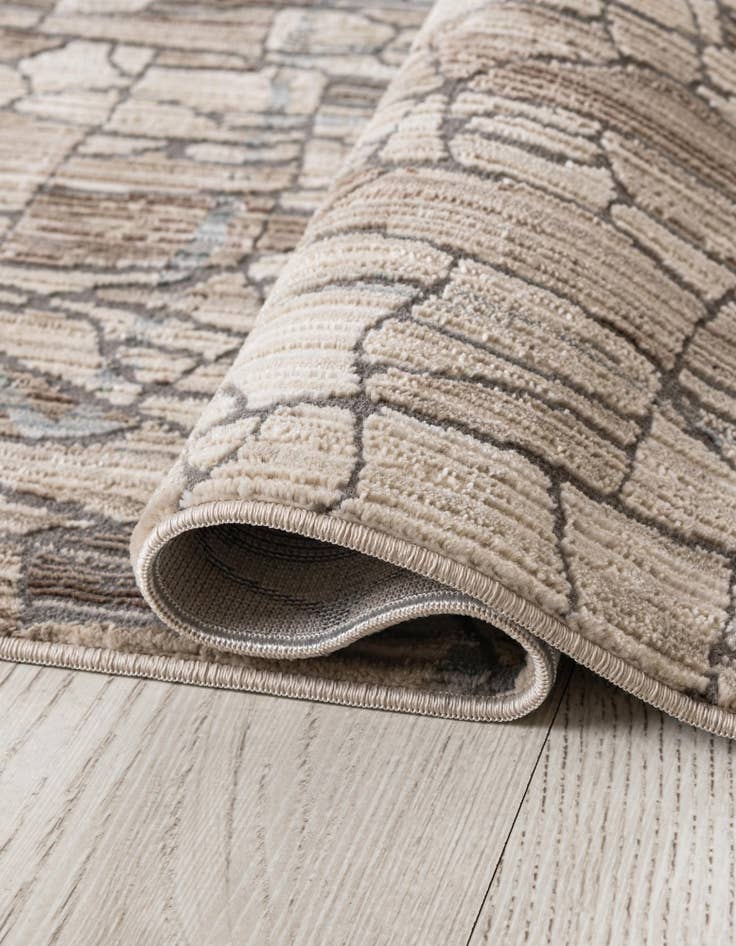 Detail image of  2' x 6' Silta Runner Rug