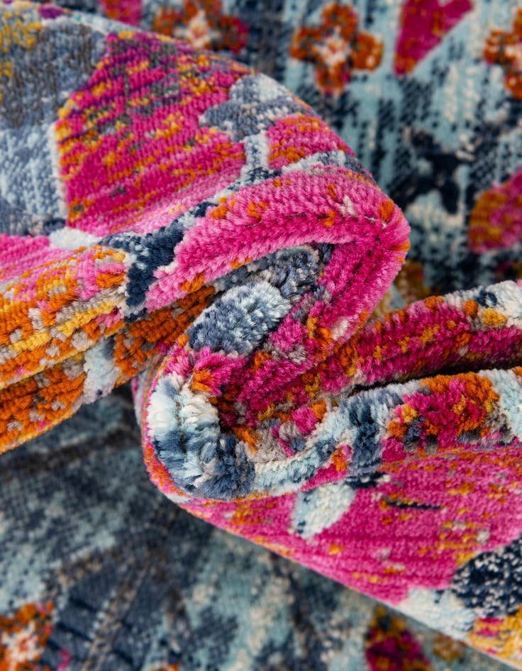 Detail image of  2' 7 x 9' 10 Budapest Runner Rug