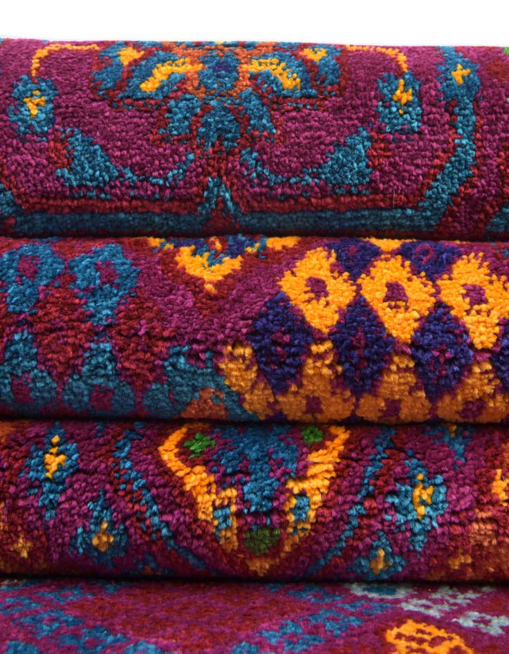 Detail image of  2' 7 x 12' Calypso Runner Rug