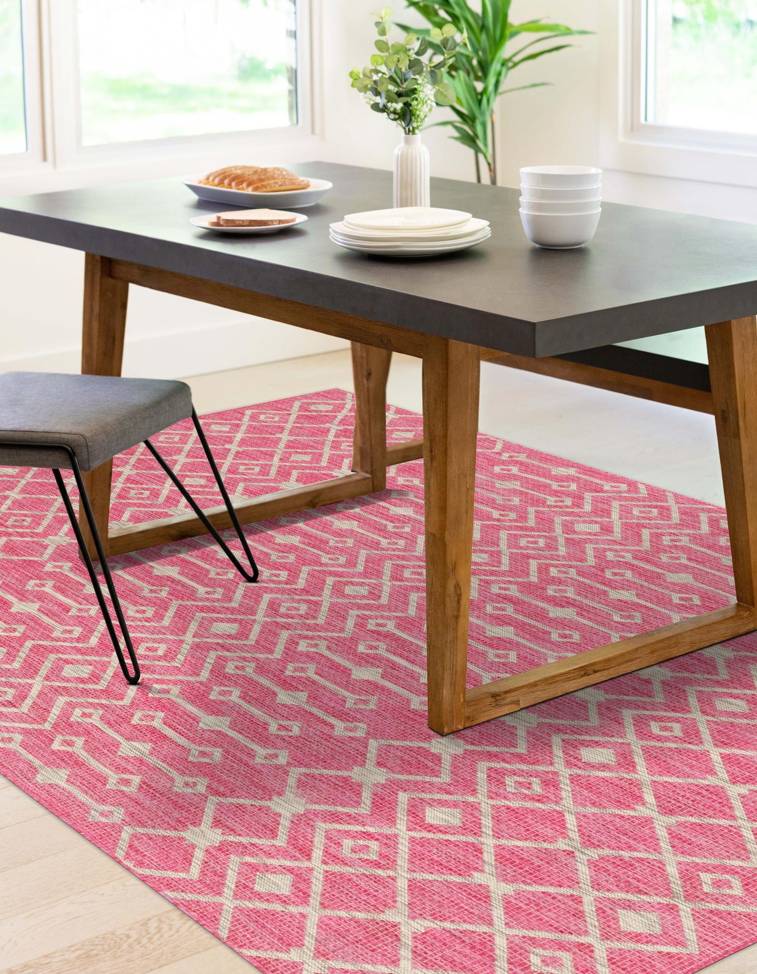 Fuschia 4' x 6' Lattice Indoor / Outdoor Rug | Rugs.com
