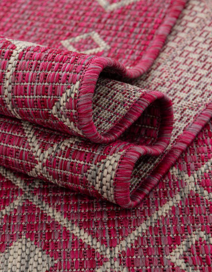 Detail image of  7' x 10'  Washable Lattice Indoor / Outdoor Rug
