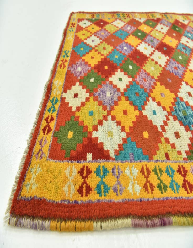Detail image of  3' 2 x 4' 9  Hand Knotted Balouch Rug