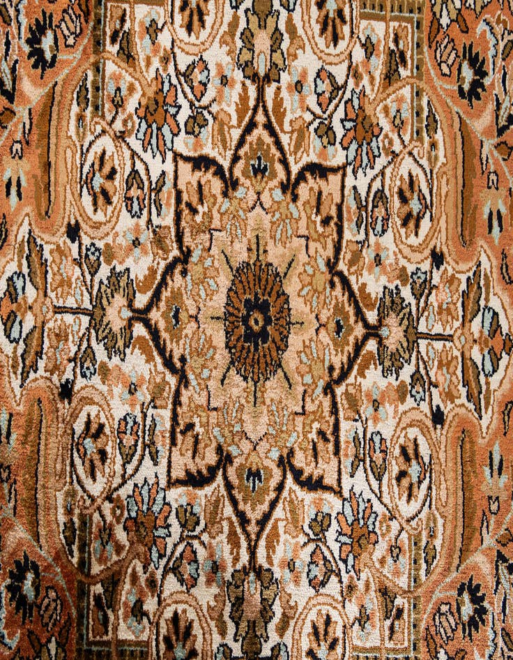 Detail image of  3' 11 x 6' 2  Hand Knotted Kashmir Rug