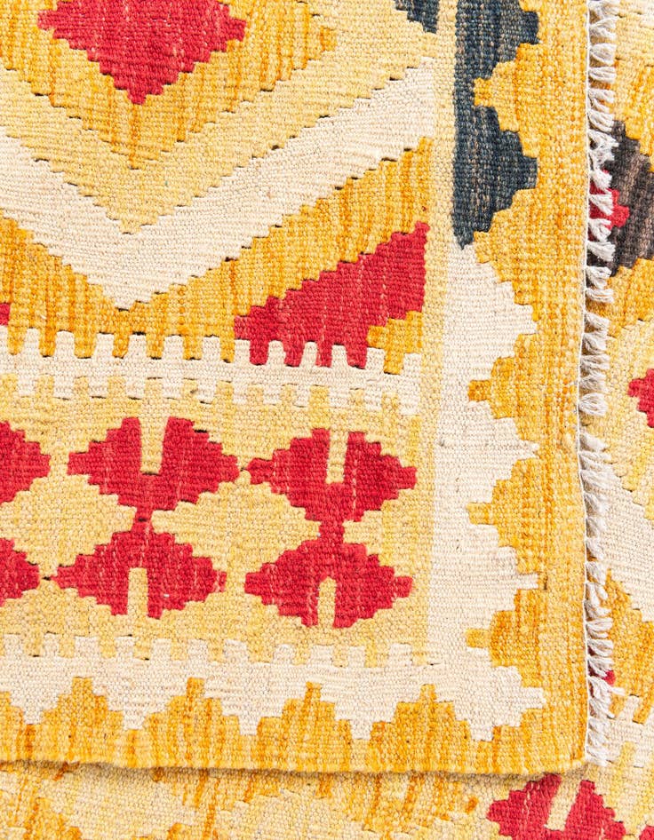 Detail image of  3' 7 x 6' 7  Hand Woven Kilim Maymana Wool Rug