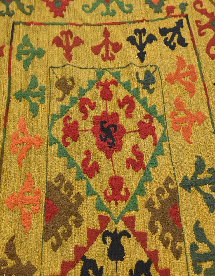 Detail image of  5' x 6' 6  Hand Woven Kilim Suzani Wool Rug