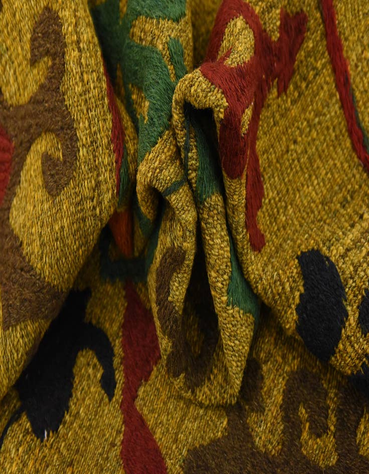 Detail image of  5' x 6' 6  Hand Woven Kilim Suzani Wool Rug