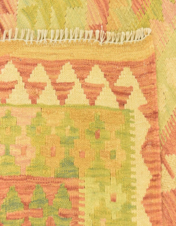 Detail image of  4' 7 x 6' 7  Hand Woven Kilim Waziri Wool Rug