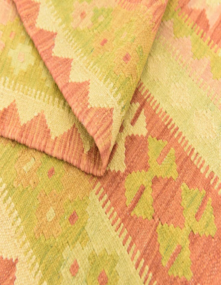 Detail image of  4' 7 x 6' 7  Hand Woven Kilim Waziri Wool Rug