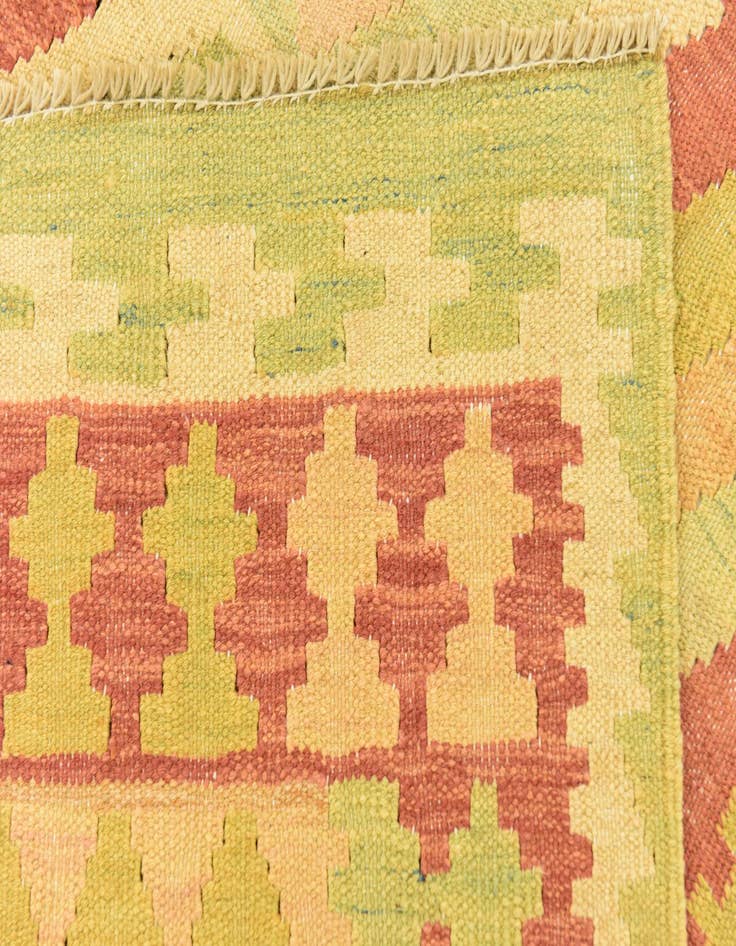 Detail image of  4' 9 x 6' 5  Hand Woven Kilim Waziri Wool Rug