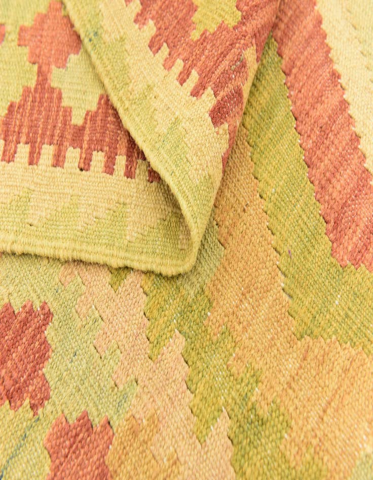 Detail image of  4' 9 x 6' 5  Hand Woven Kilim Waziri Wool Rug