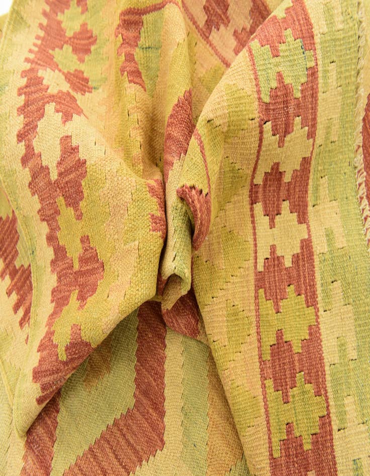 Detail image of  4' 9 x 6' 5  Hand Woven Kilim Waziri Wool Rug