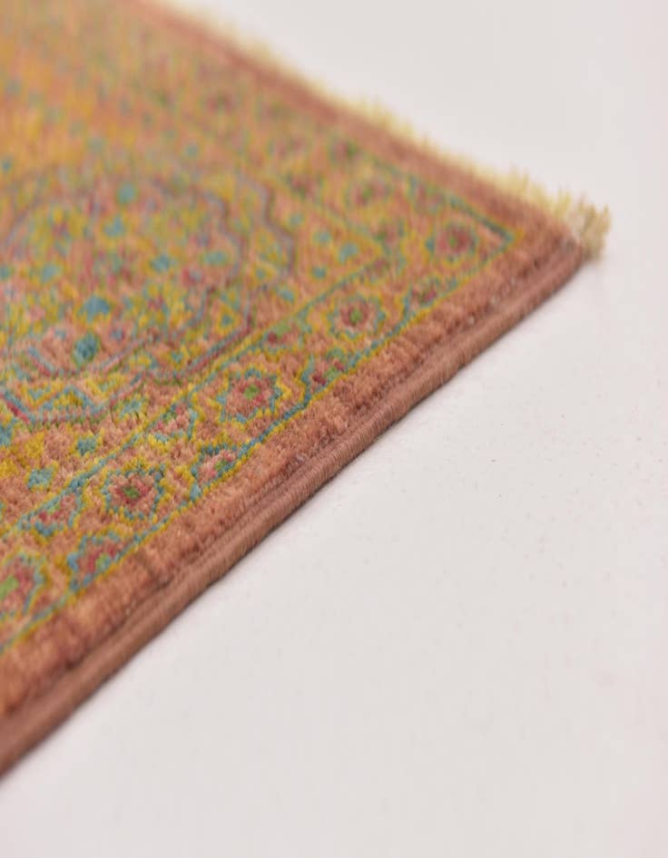 Detail image of  5' 6 x 7' 7  Hand Knotted Mamluk Ziegler Rug