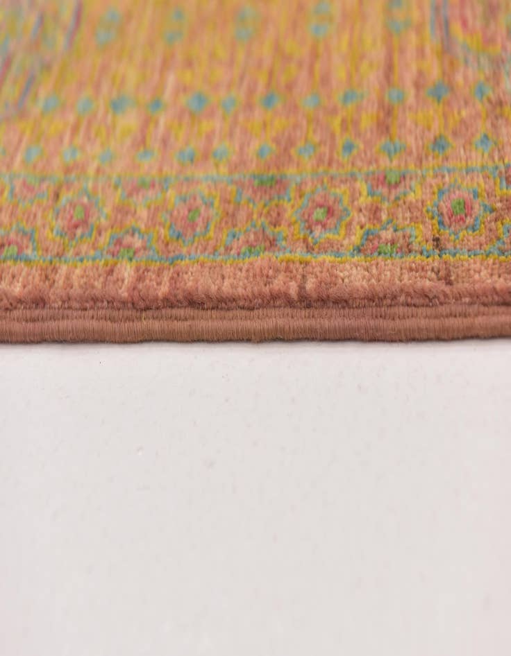 Detail image of  5' 6 x 7' 7  Hand Knotted Mamluk Ziegler Rug