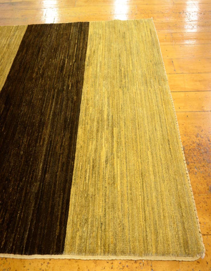 Detail image of  3' 2 x 4' 9  Hand Knotted Modern Ziegler Oriental Rug